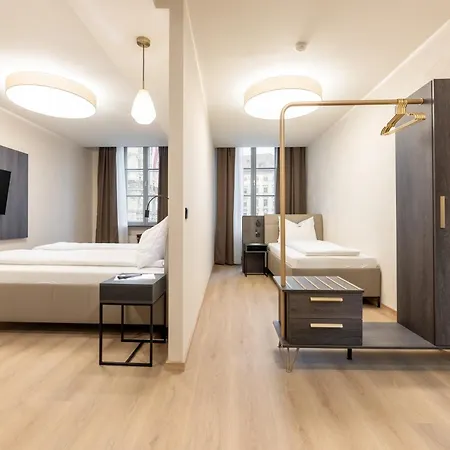 Lavilo Main Square 3*