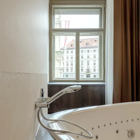 Lavilo Center 3* Грац