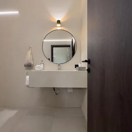 Lavilo Main Square 3*