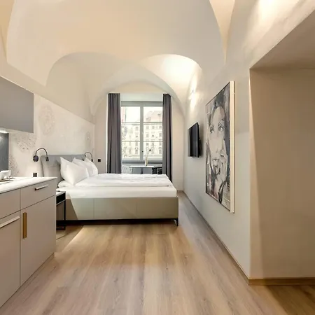 Lavilo Center Apartmanhotel 3*