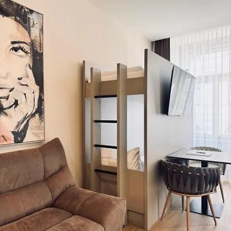 Lavilo Center 3*