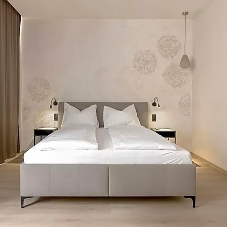 Lavilo Center Apartmanhotel 3*
